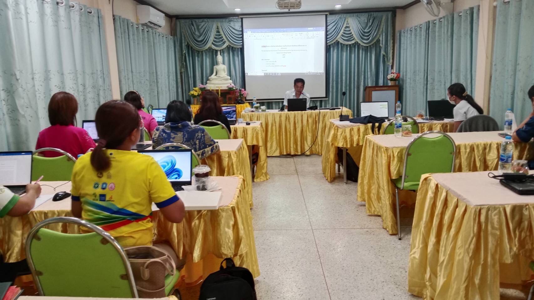 สมาคมนักวิจัยสุขภาพและสิ่งแวดล้อม จังหวัดกาฬสินธุ์ ร่วมกับ โรงพยาบาลแก้งสนามนาง อำเภอแก้งสนามนาง จังหวัดนครราชสีมา จัดโครงการประชุมพัฒนางานประจำสู่งานวิจัย CUP แก้งสนามนาง ปีงบประมาณ 2568 ครั้งที่ 2